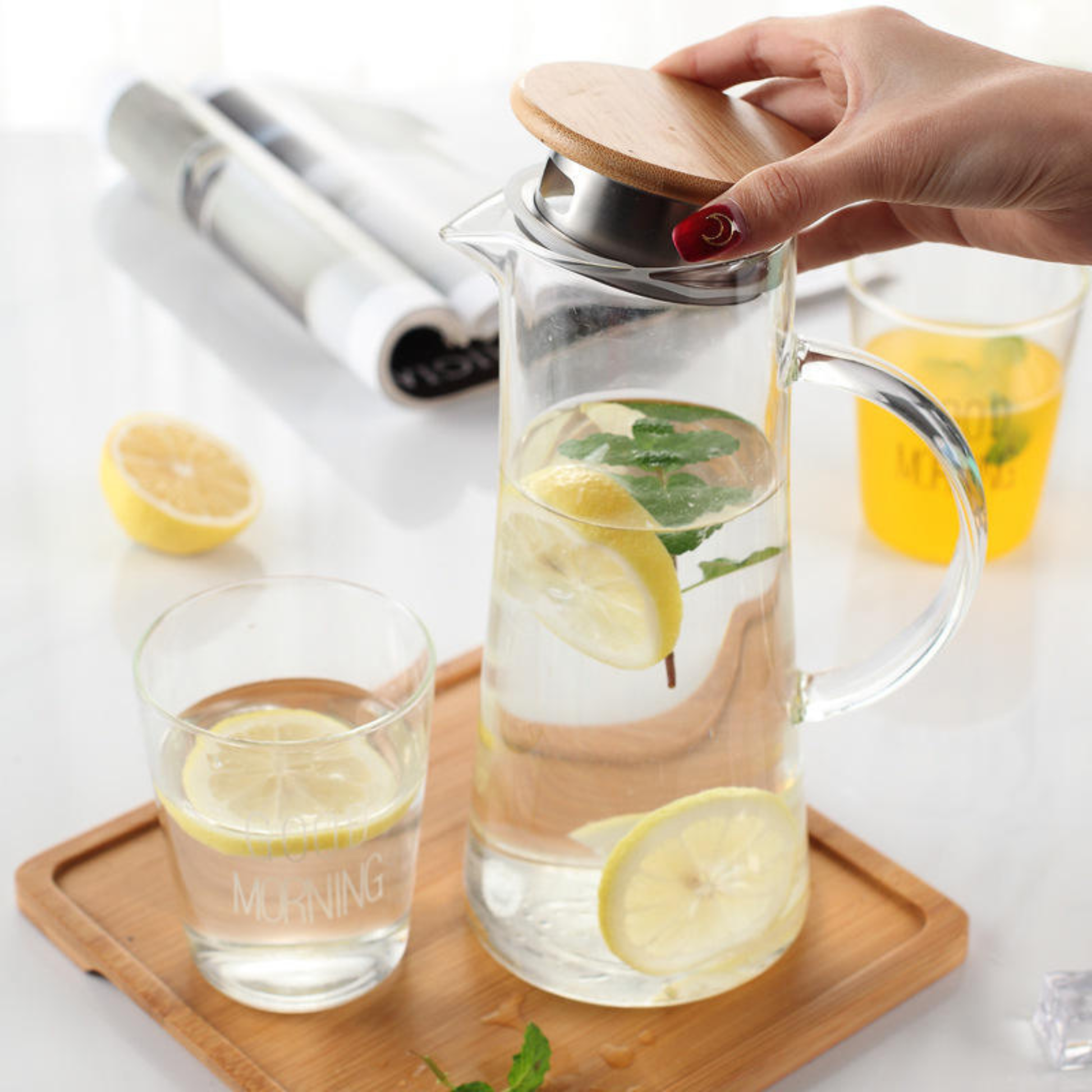 Carafe en verre borosilicate avec infuseur et couvercles bambou et inox